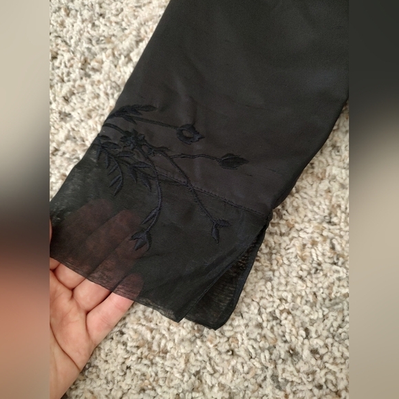 Silkland Black Button-Up Cardigan with Embroidered Details - Picture 3 of 6